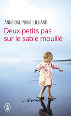 Deux petits pas sur le sable mouillé